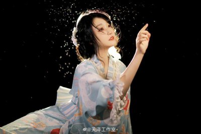 ​冬季，建议大家：多吃“5黑”，补充黑色素，强身健体，安稳入冬