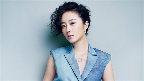 桂纶镁，1983年12月25日出生于台湾省，华语影视女演员
