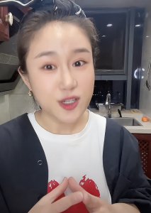 ​白鸽直播谈与刘亮离婚：一切都是最好的安排，我和小哥依然是亲人