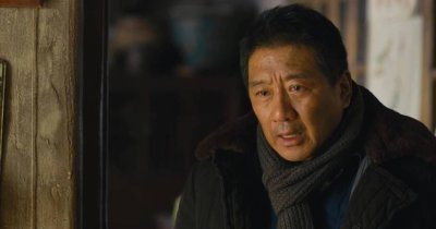 ​63岁的丁勇岱，戏红人不红，与妻子相爱36年，35岁儿子至今未婚