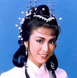 ​一位十分优秀的女演员，米雪，在表演艺术方面取得了辉煌成就。