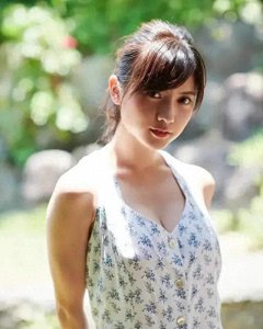 ​火辣美女惊艳亮相，性感身材引爆你的视觉！