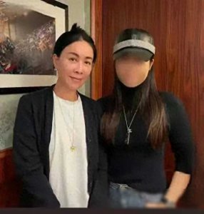 ​56岁那英近照曝光！素颜出镜老态尽显，朋友透露她目前生活很充