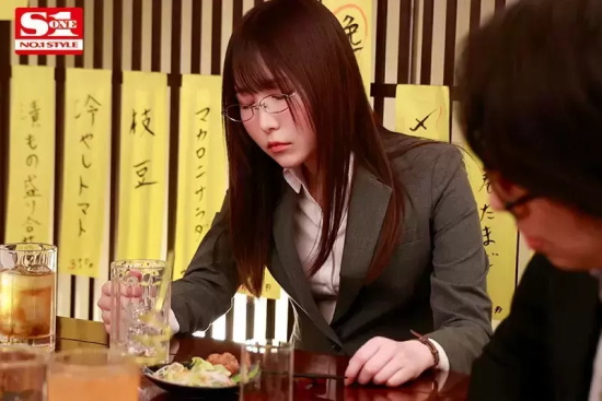 岛国女演员七森莉莉写真分享，亿万宅男梦中情人！
