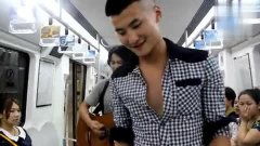韩红拆穿流浪歌手真相（都有自己的工作在街头做些义演）(3)_