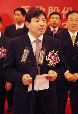 巨力集团杨子，黄圣依老公杨子是干(杨子的巨力集团是做什么的)
