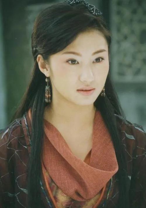 聂远前妻是谁 ，一顿饭吃出感情，4年婚姻换来一套房子