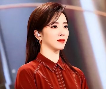 ​李思思的家庭背景（央视李思思从一线转为电视购物）