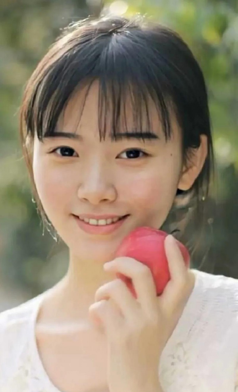 鞠婧祎出道前比赛照片（鞠婧祎前后对比）