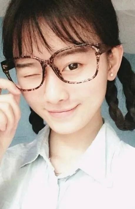 鞠婧祎出道前比赛照片（鞠婧祎前后对比）