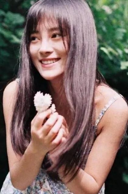 鞠婧祎出道前比赛照片（鞠婧祎前后对比）