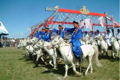 ​什么大会是蒙古族的节日,蒙古族的传统节日有哪些,他们居住在哪里?