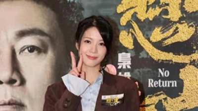 ​胡定欣：才华横溢的演绎之路
