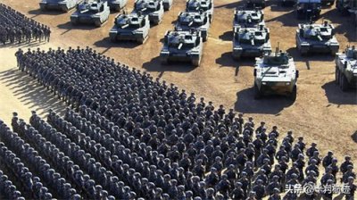 ​世界军力排行，中俄并列第二，俄专家：想追上俄军，解放军得10年